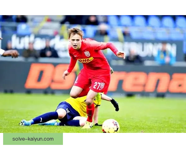 欧洲杯球员童年经历值得关注，展现足球之路背后的奋斗与努力