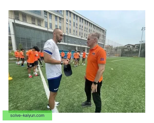 兹沃勒青训实力稳健，持续培养多名优秀足球人才